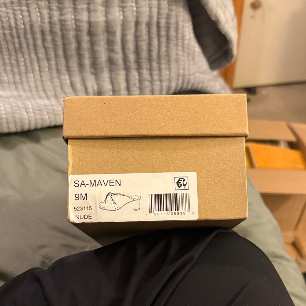 Sanctuary MAVEN Nude Shoes -new in the box